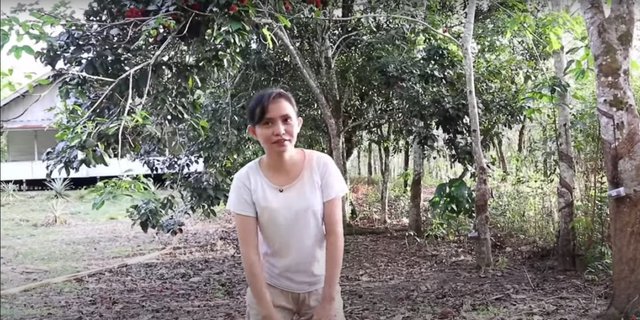 Jarang Terekspose, Selain Cantik Wanita Dayak Juga Tangkas