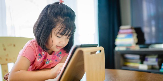 Kunci Mendampingi Anak Super Aktif Belajar Online