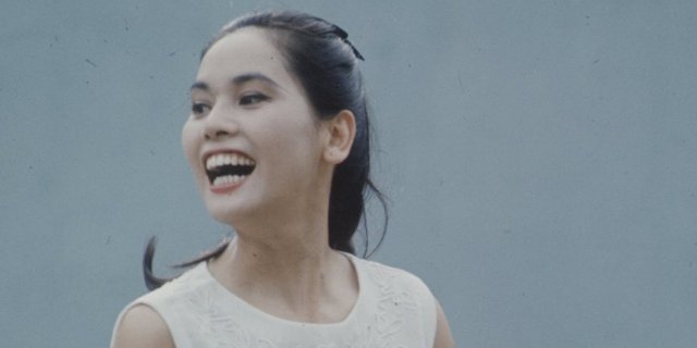 5 Pesona Istri Soekarno Ratna Sari Dewi, Cantik ga Ketulungan!