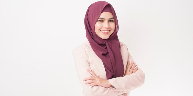 Trik Bikin Kerudung 'Tahan Cobaan' Tanpa Hair Spray