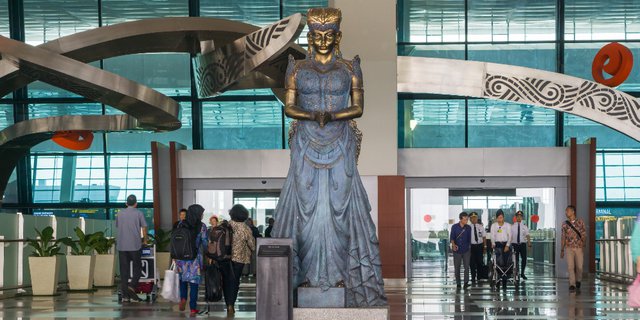 Mulai Hari Ini, PCR Jadi Syarat Wajib Terbang dari Bandara Soekarno-Hatta