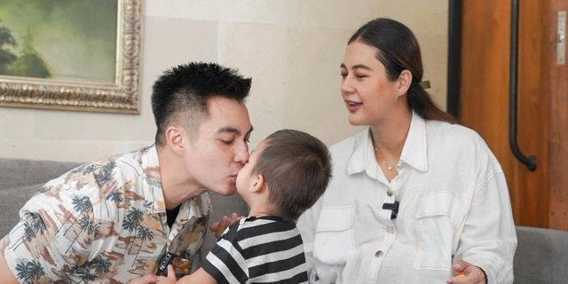 Tas Bayi 'Sultan' Puluhan Juta, Kado Atta-Aurel untuk Anak Baim Wong