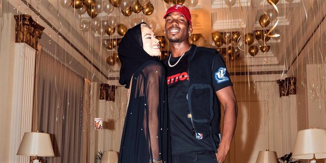 10 Potret Istri Paul Pogba Berhijab Tapi Pakai Baju Transparan, Dikritik Netizen +62