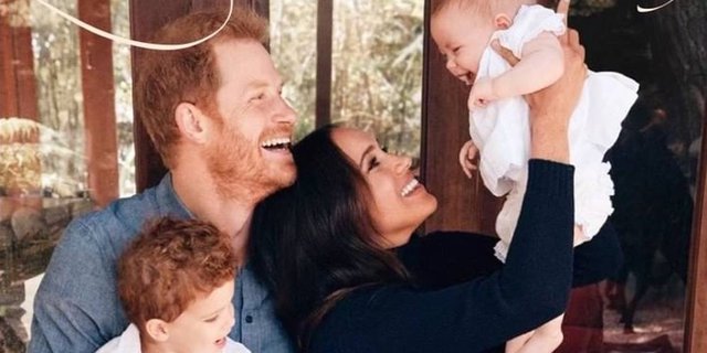 6 Bulan Setelah Lahir, Pangeran Harry dan Meghan Akhirnya Perlihatkan Putri Mereka