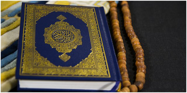 Sumber Hukum Islam yang Pertama Adalah Al-Quran, Begini Pandangan Menurut 4 Madzhab