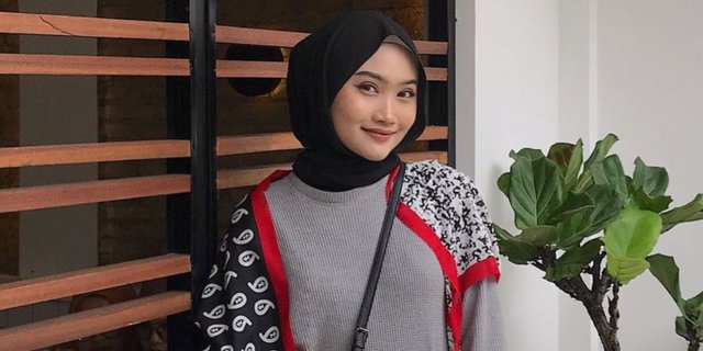 Ouftit Hijab Knitwear, Tetap Hangat Saat Tahun Baru