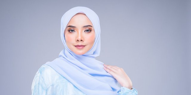 Tutorial Hijab Pashmina untuk Kondangan, Simpel & Cantik!