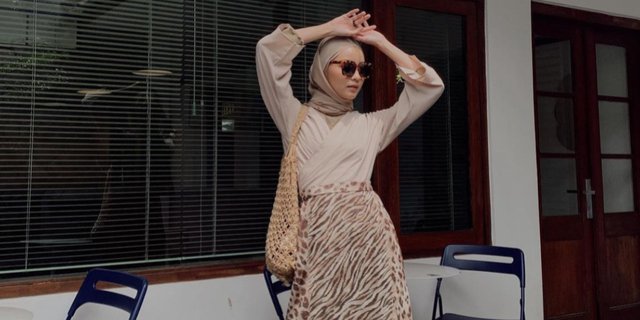 Inspirasi Hijab Outfit Nyentrik untuk Weekend