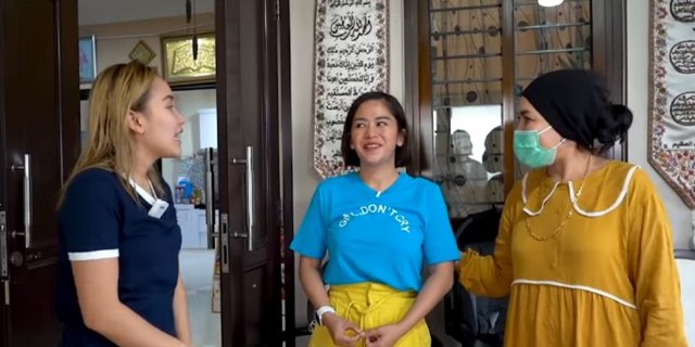 The Real Sultan, Ibunda Ayu Ting Ting Pakai Strap Masker dari Kalung Emas