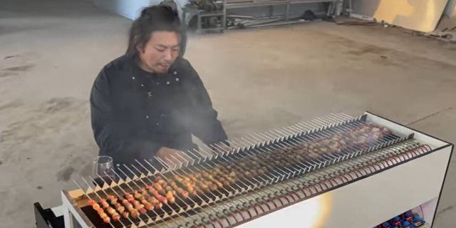 Piano Unik, Dibuat Khusus untuk Memanggang Daging