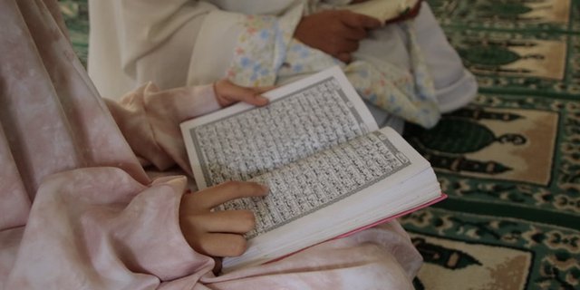 13 Cara Menghafal Al-Quran dengan Cepat dan Tidak Mudah Lupa, Seringlah Melakukan Murojaah!