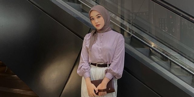 Inspirasi Outfit Hijab 'Lilac', Feminim dan Cantik