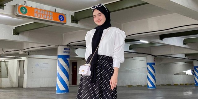 Referensi Paduan Rok Motif untuk Outfit Hijabers