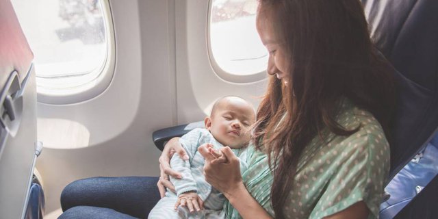 Bawa Bayi Mudik Naik Pesawat, Dokter Ingatkan Hal Ini