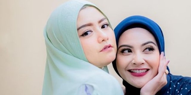 7 Potret Jebolan AFI Pakai Hijab, Penampilan Mawar Bikin Pangling!