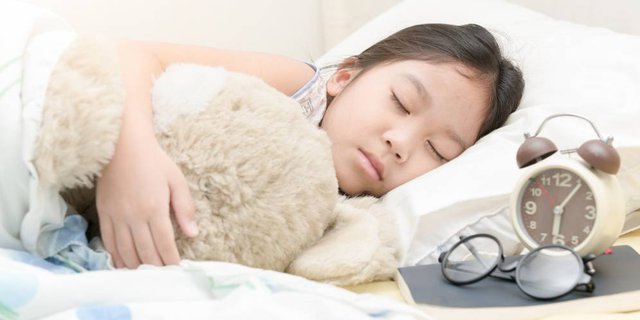 Si Kecil Kerap Tidur Mendengkur? Bisa Jadi Ada Masalah Kesehatan