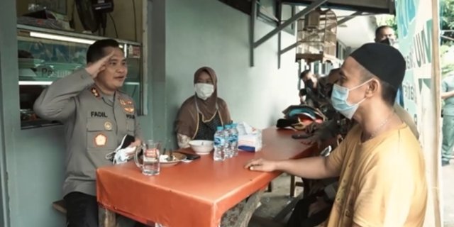 Momen Jenderal Fadil Imran Mampir Ke Warung Nasi Di Terminal Beri