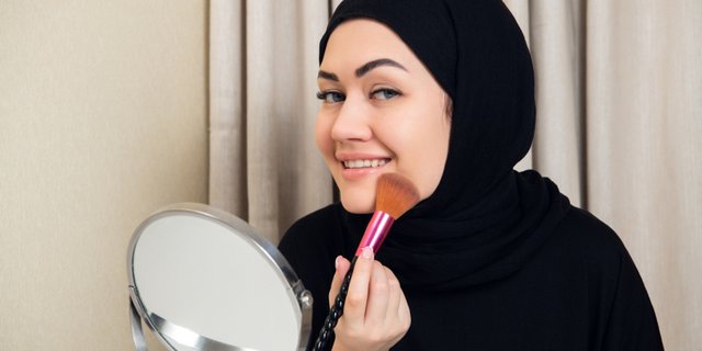 Tips Riasan Natural dan Tahan Lama dengan Produk Makeup Minimal