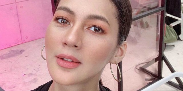 Foto OOTD Terbaru Paula Verhoeven Pakai Tas Louis Vuitton Seharga Ratusan  Juta Rupiah Justru Dikritik Oleh Netizen, Ada Apa? - Semua Halaman - Stylo