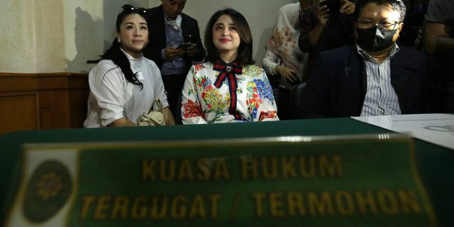 Sidang Mediasi Gagal, Angga Wijaya Kekeh Ceraikan Dewi Perrsik, Saipul Jamil Ikutan Datang