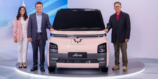 Kupas Interior dan Teknologi Mobil Listrik Wuling Air ev