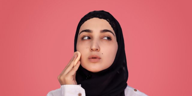 Is It Permissible to Perform Wudu While Wearing Halal Makeup?