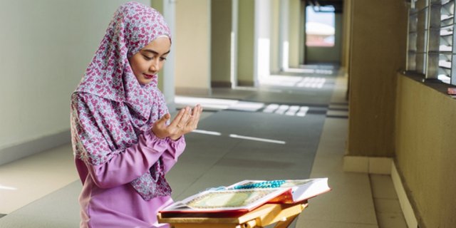 6 Doa Minta Rezeki yang Halal, Berkah, dan Berlimpah Page All