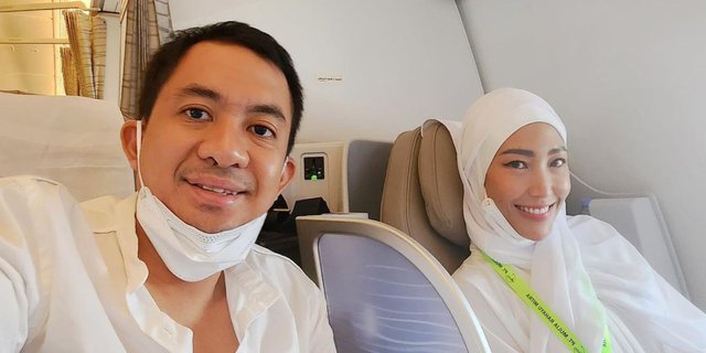 Ayu Dewi and Regi Datau Perform Umrah Together: `The Place I Miss the Most`
