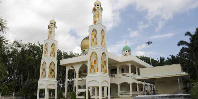 Row of Mosques in Phuket Completes Your Exciting Travel!