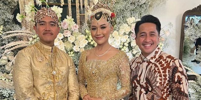 Enak-Enak Banget! 5 Potret Irfan Hakim Mukbang di Nikahan Kaesang dan Erina Gudono