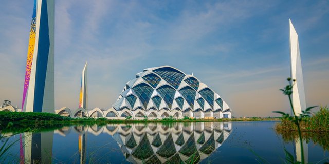 Getting to Know Masjid Al Jabbar Bandung, the New Icon of West Java