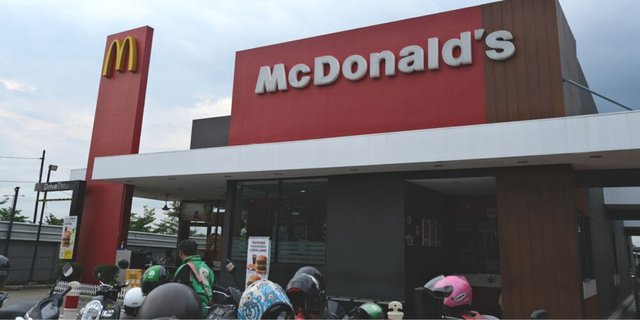 With Thousands of Outlets in 100 Countries, Here's How McDonald's Entered Indonesia