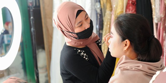 Not Only Skilled in Makeup, These 4 Simple Habits of Makeup Artists Can Make Clients Trust