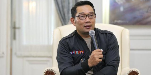 Teacher Fired After Criticizing Ridwan Kamil on Social Media