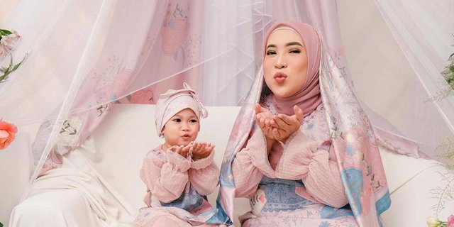Thought to be as close as Pondok Cabe, the cuteness of Putri Fitrop ...