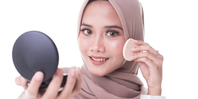 Create Glowing and Long Lasting Makeup Even with Powder