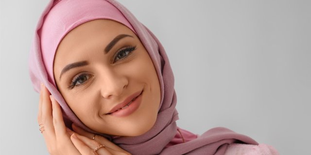 Reviewing the Trend of Eid Makeup, Soft Colors are Back as Primadona