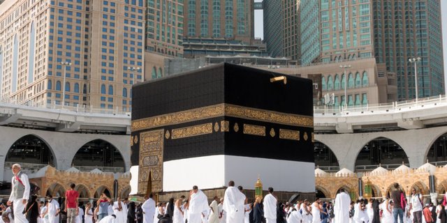 Saudi Arabia Asks Umrah Pilgrims Not to Bring Cash and Jewelry