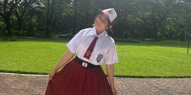 So Cute! Here are 5 Photos of Prilly Latuconsina Wearing Elementary School Uniform