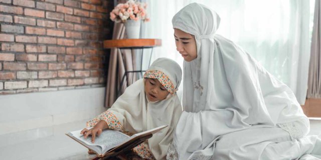 Important Message for Children to Stay Close to the Quran