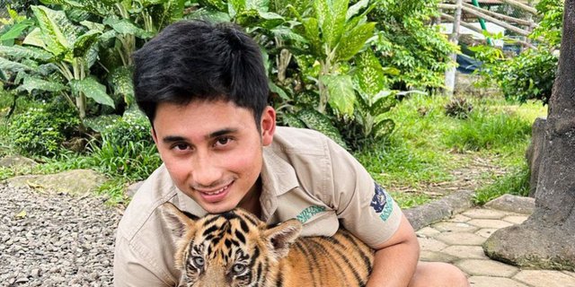 Alshad Ahmad Posts New Photo on Instagram, Tiara Andini Responds