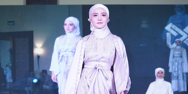 Intip Raya Collection Effortless Glam, Combine Lace and Sequins