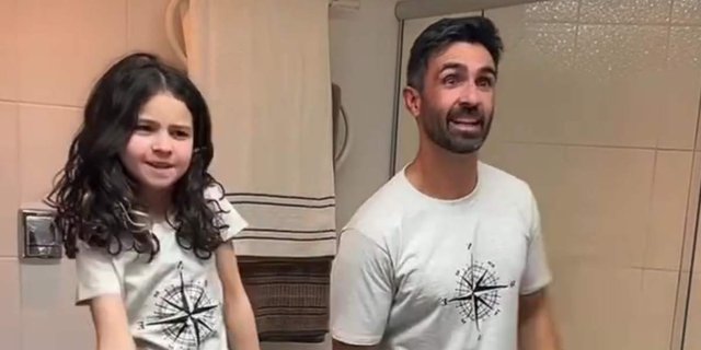 Lively Dance in the Bathroom, Father and Daughter Go Viral