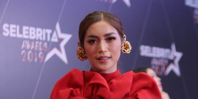 Jessica Iskandar's Tilted Nasal Cavity, Netizens Busy Gossiping about Plastic Surgery in Korea and Complaining about Bankruptcy