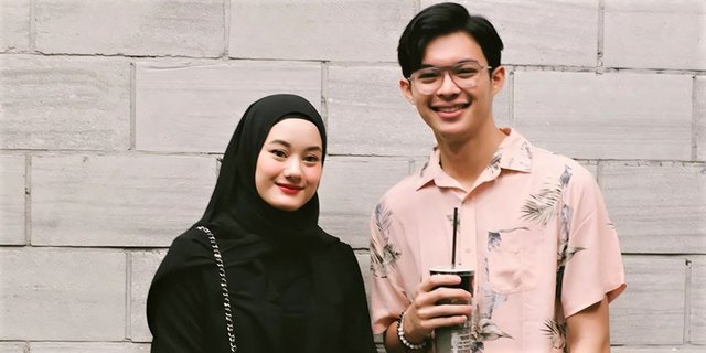 Outfit Couple Dinda Hauw and Rey Mbayang, Sharing Blazer and Pants