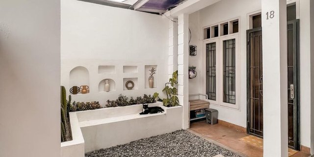 Beautiful White Terrace Model, Cozy Hangout Place at Home