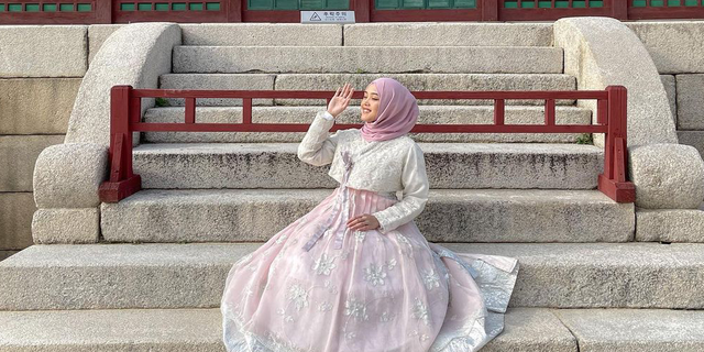 Wearing Hanbok, See Princess Delina's Style as a Hijab-wearing Korean Princess