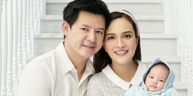 5 Portraits of Shandy Aulia and Husband's Intimacy Before Divorce Lawsuit