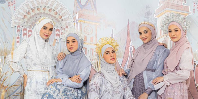 Paula Verhoeven Wears Crowned Hijab, Her Super Model Aura is Champion