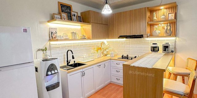 Cool, Bar-style Kitchen Design in Subsidized Housing